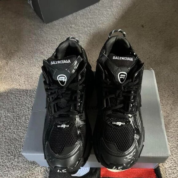 Balenciaga Men's Black Trainers - Picture 1 of 4